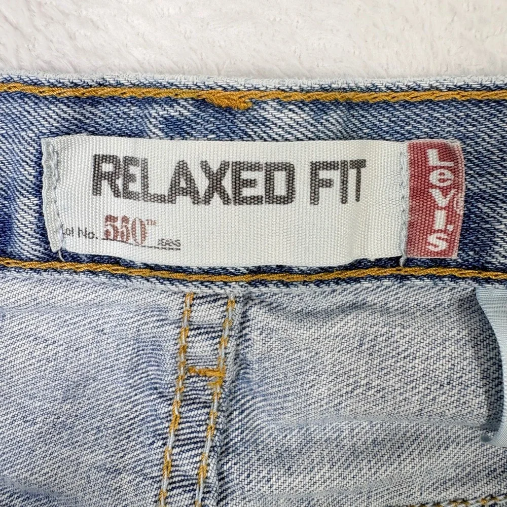 Levis 550 Relaxed Fit Light Wash Denim Jeans Mens 36x32 Measures 35x30‎ Y2K Worn